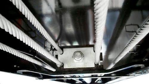 مقارنة بين أنظمة المصاعد الهيدروليكية والكهربائية: أيهما أنسب للمباني الحديثة؟